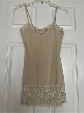 Active Basic Soft Beige Lace-Trim Chemise Adjustable Straps Tailored Fit